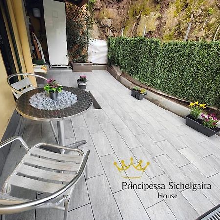 Principessa Sichelgaita House Villa Salerno Exteriör bild