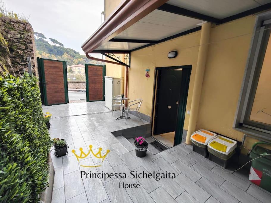 Principessa Sichelgaita House Villa Salerno Exteriör bild