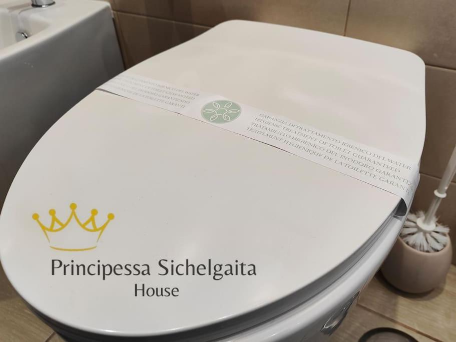 Principessa Sichelgaita House Villa Salerno Exteriör bild